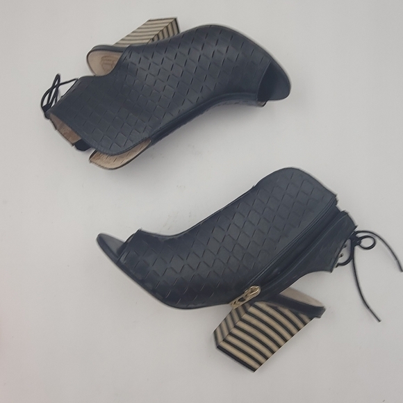 House of Harlow 1960 Women's Black Rilie Open Toe Leather Booties Size EU 36 - Picture 14 of 14